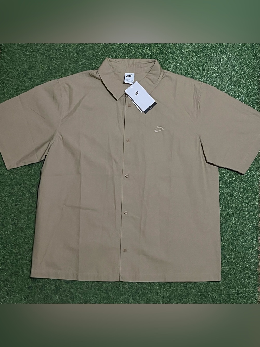Nike Club Short Sleeve Button T-Shirt Men’s L Parachute Beige HJ2029-297 NWT